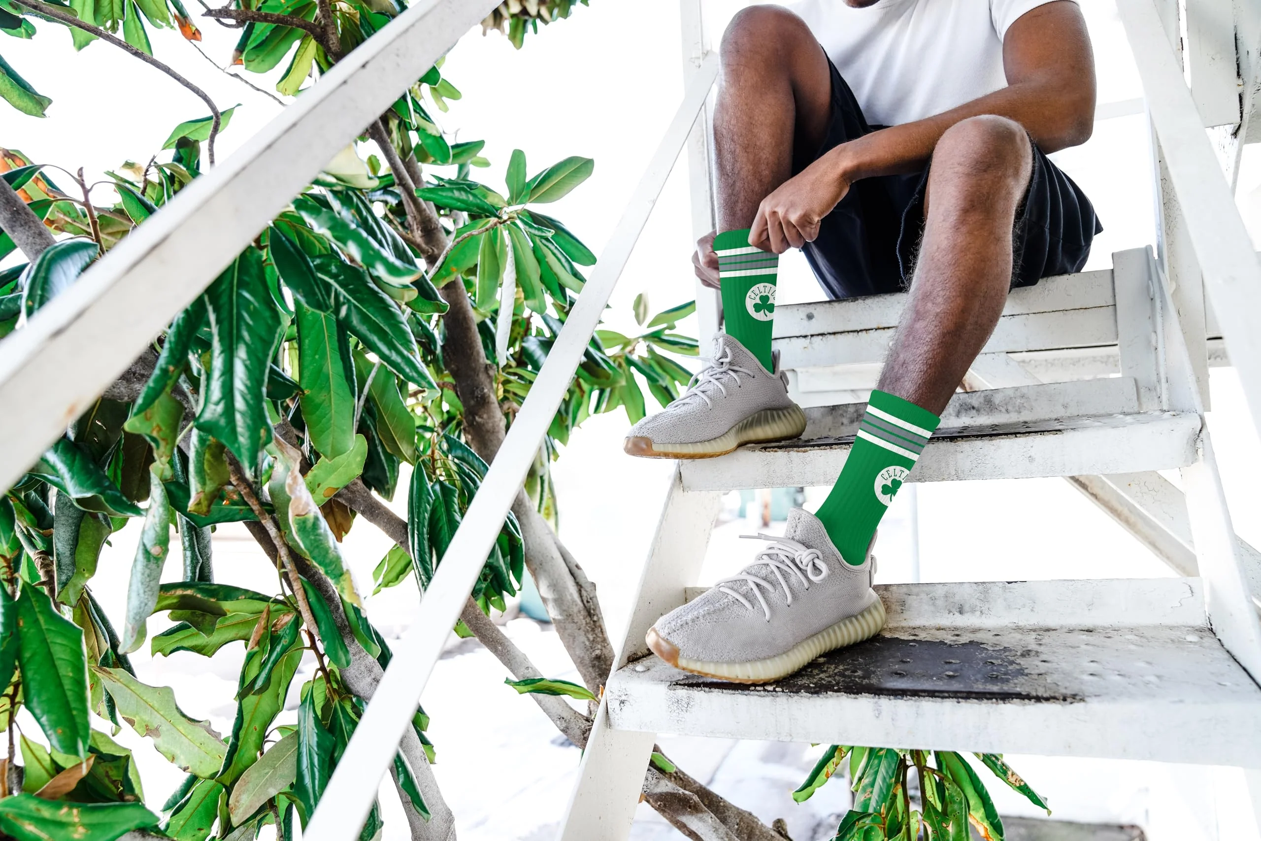 For Bare Feet NBA BOSTON CELTICS 4 Stripe Deuce Crew Sock Team Color Medium - Image 3